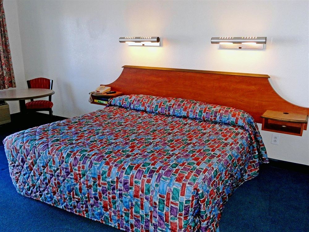 Days Inn By Wyndham Indianapolis South Exteriér fotografie
