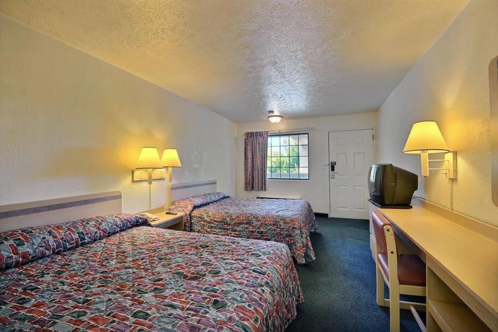 Days Inn By Wyndham Indianapolis South Exteriér fotografie